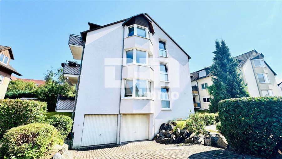 (R)erserviert!!!Exklusive Dachgeschosswohnung mit Balkon & Garage in gefragter Lage der Eichwaldsiedlung - Frontansicht